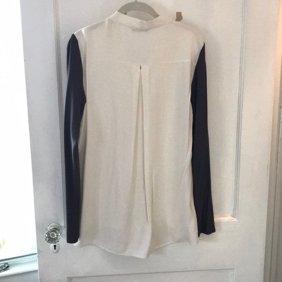 WUC Soft Surroundings Tunic - Picture 4 of 4